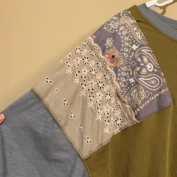 FREE PEOPLE We The Free Feelin It Tee Army Combo Patchwork Boho Oversized Small - Picture 9 of 12